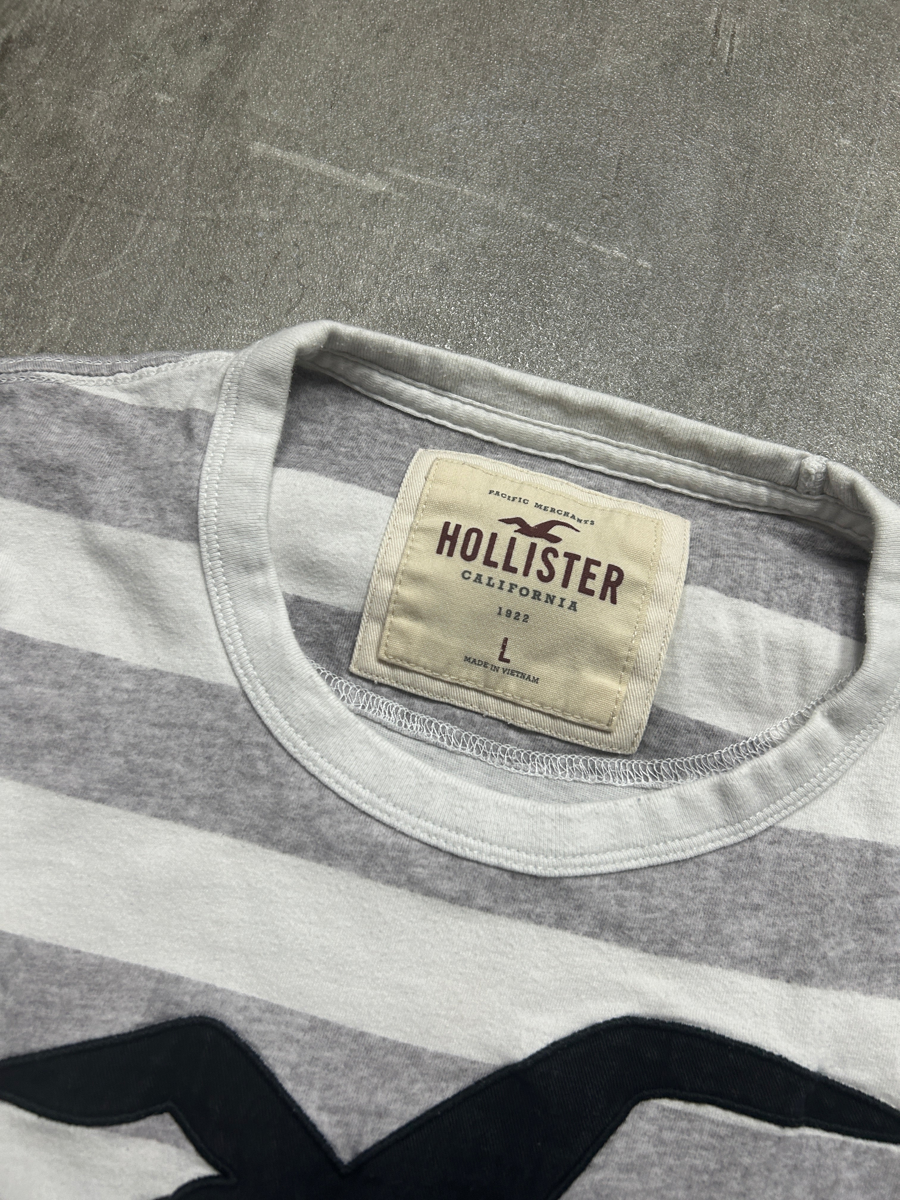 striped Hollister T-Shirt (L)