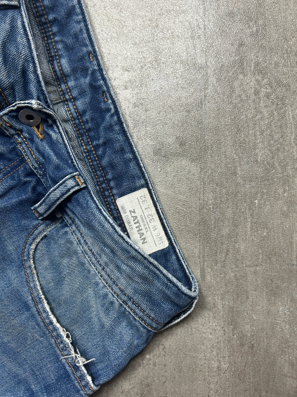 distressed Diesel Zathan Bootcut (W31 L32, S-M)