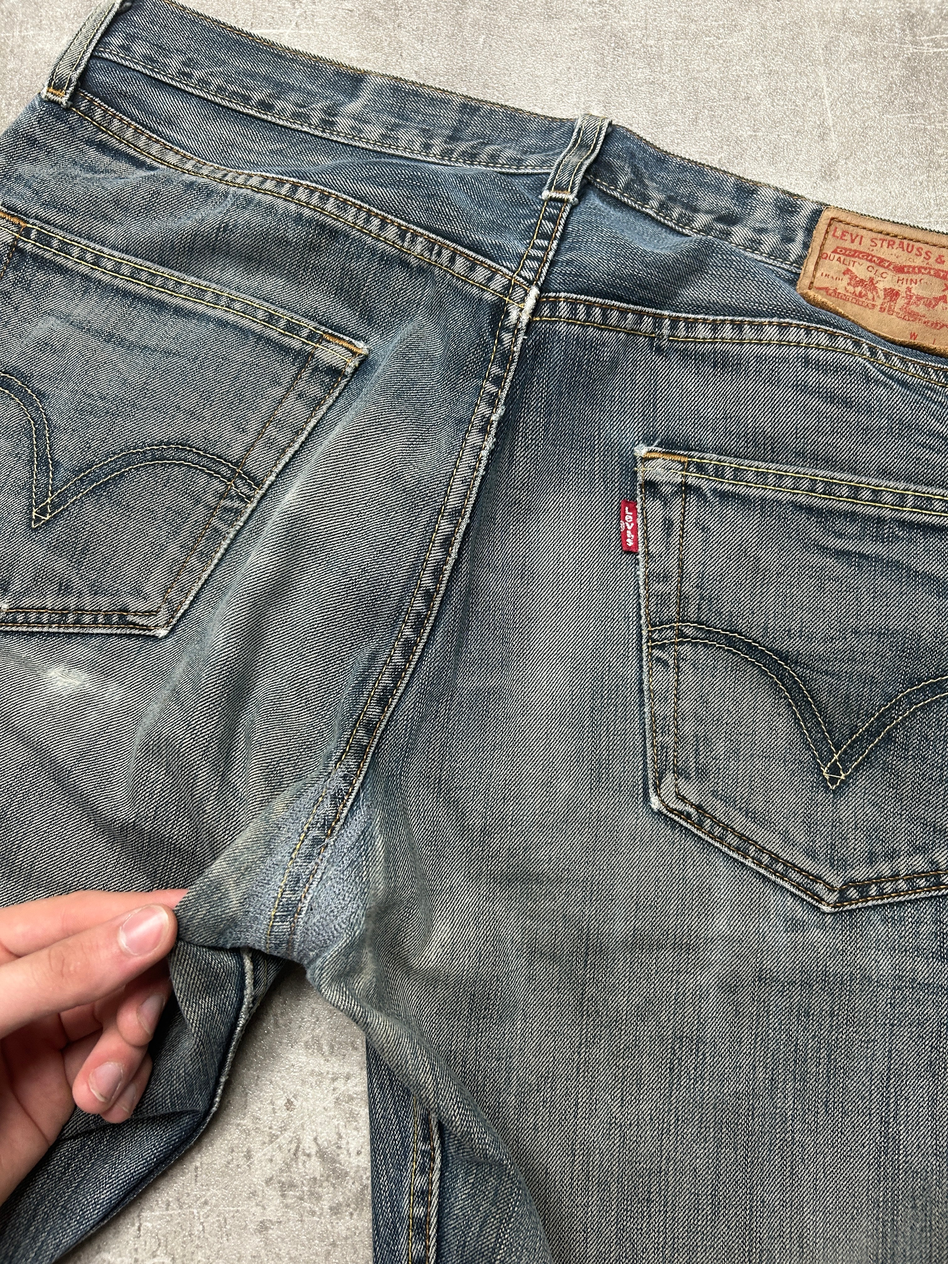 washed Levis straight selvedge Denim Jeans (W33 L34, L)