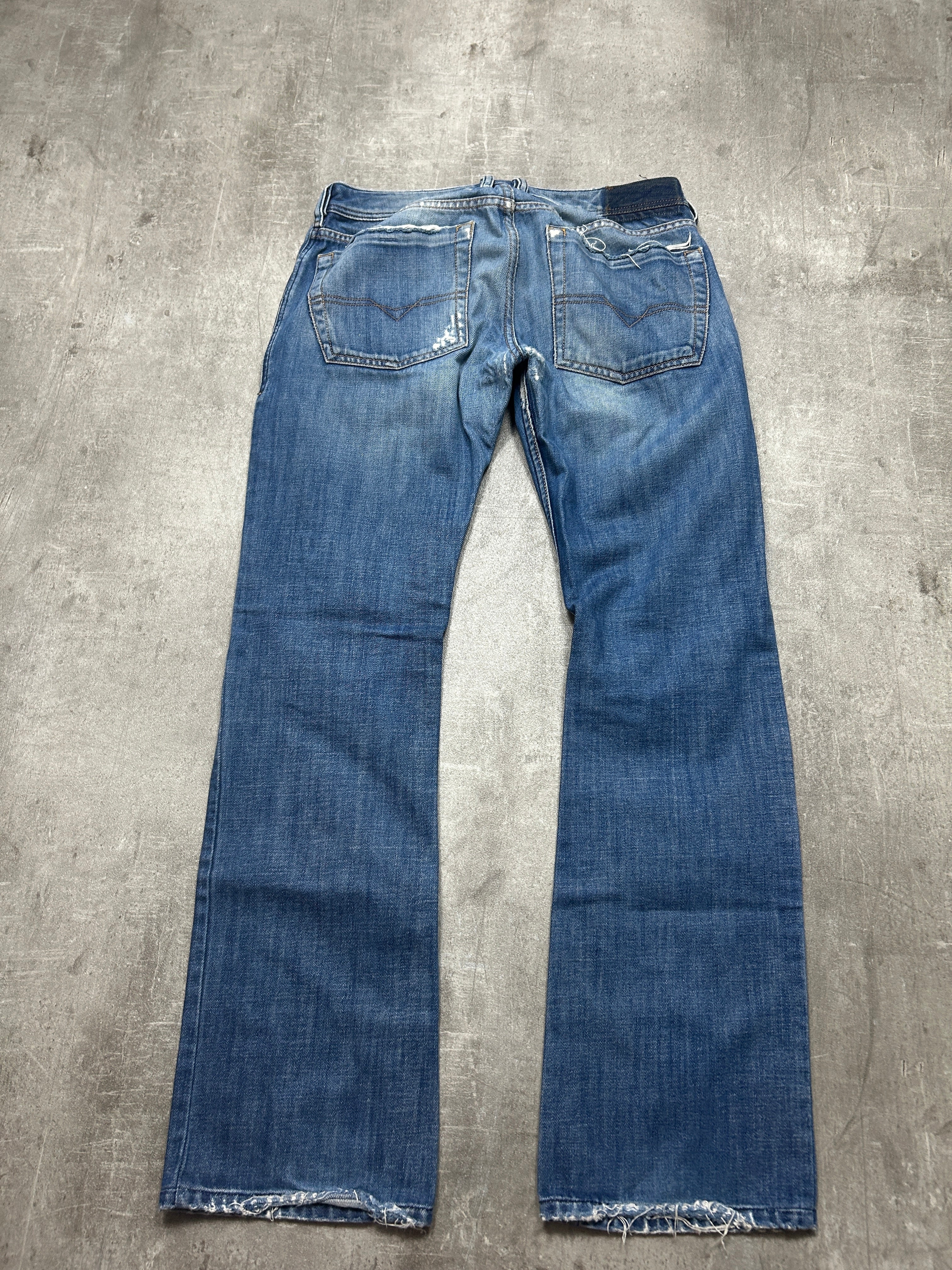 distressed Diesel Zathan Bootcut (W31 L32, S-M)