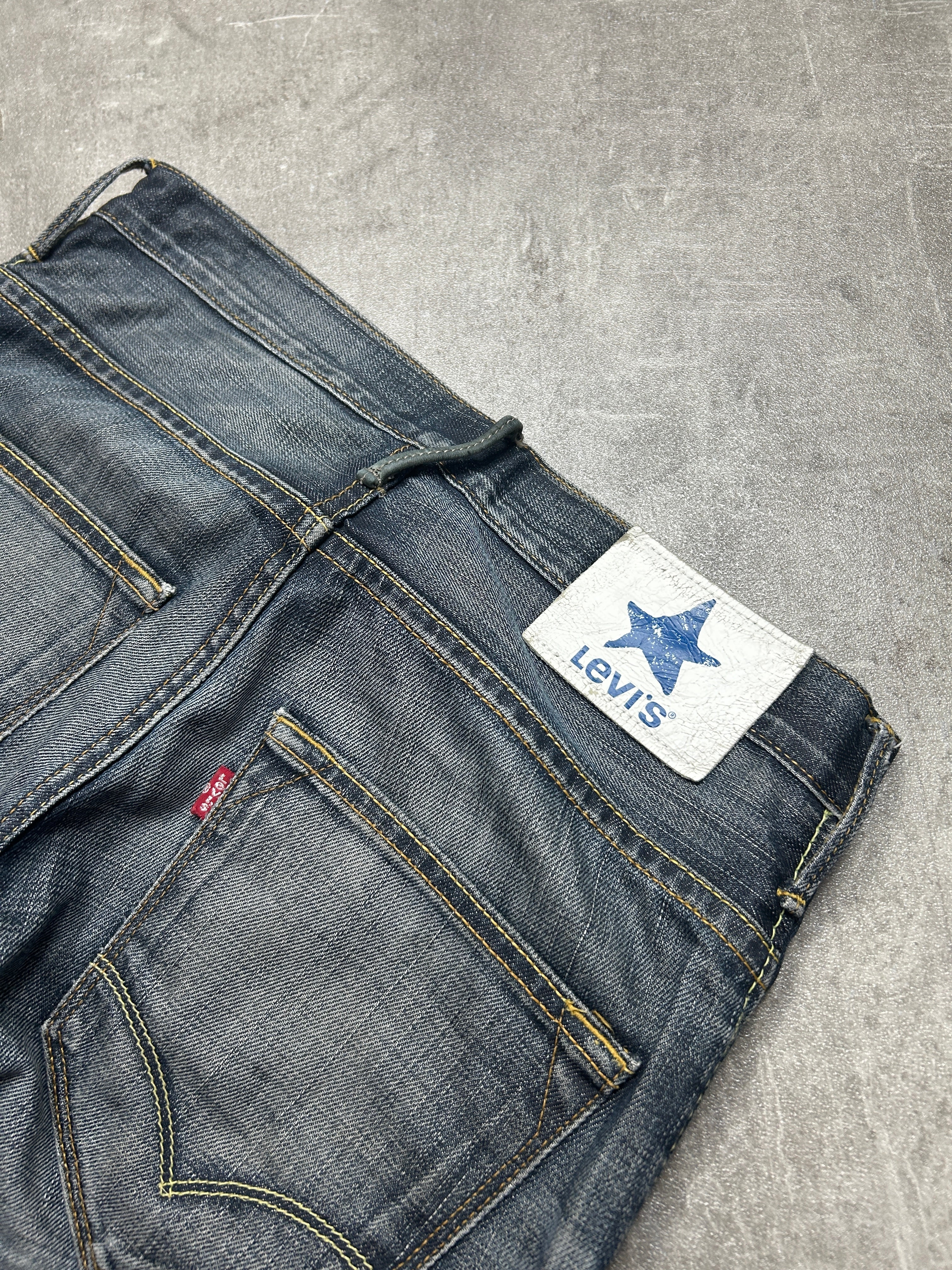rare Levis 5000 Blue Star Collection from April 2005 (W30 L32, S)