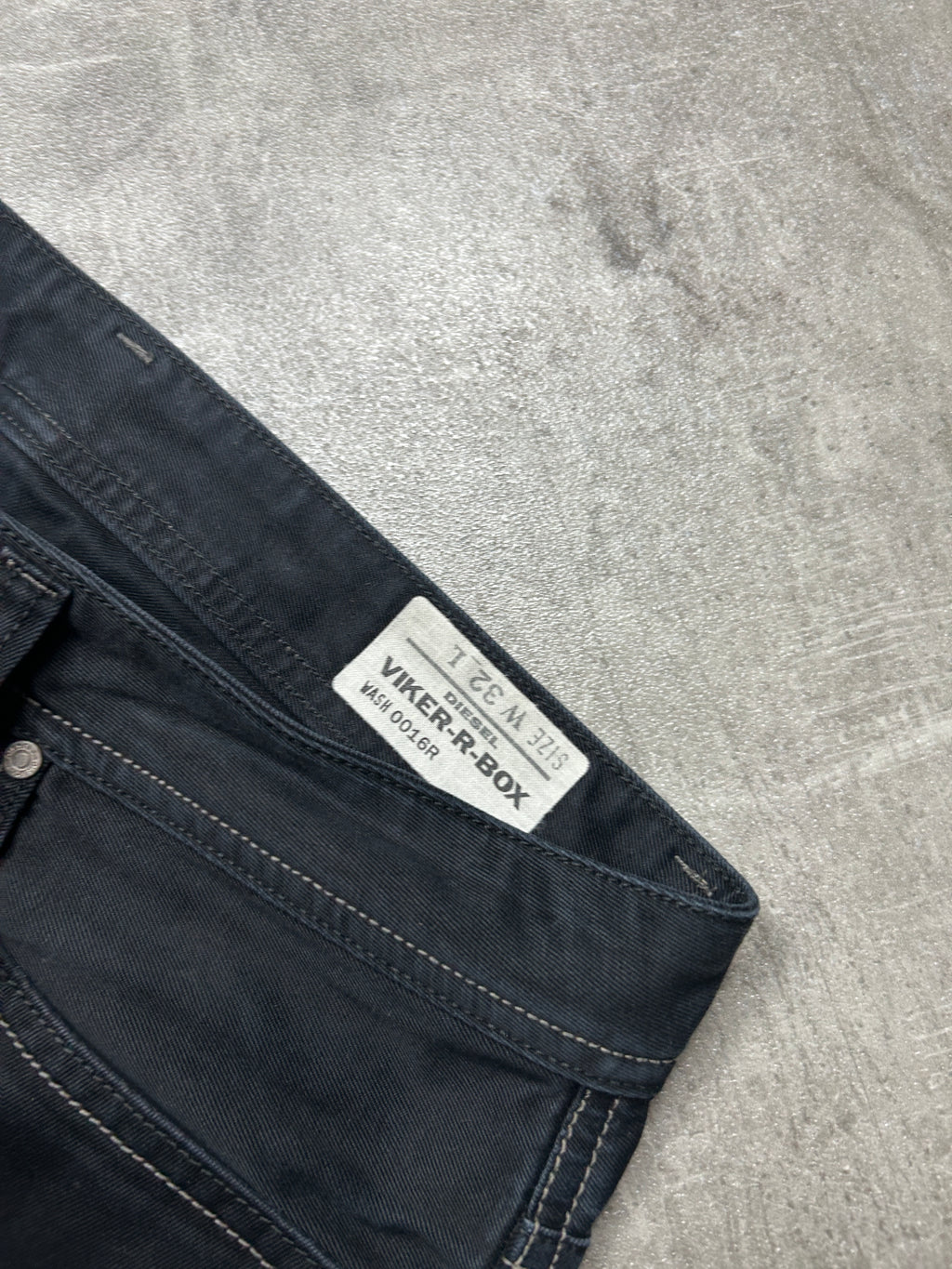 Diesel Viker-R-Box straight Jeans (W33 L33, M)