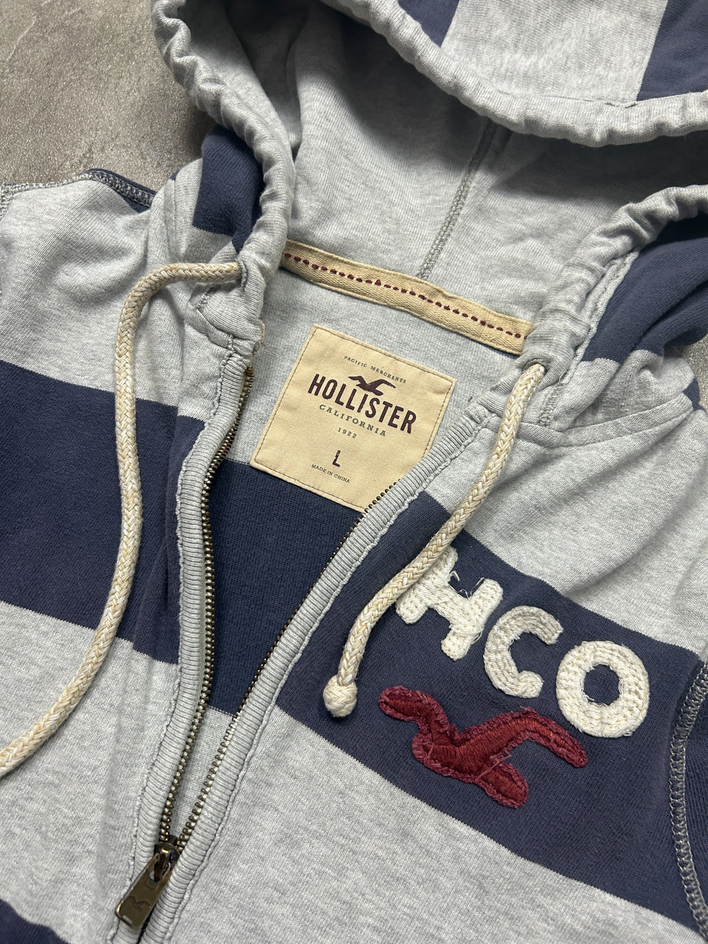 striped Hollister Zipper (M)